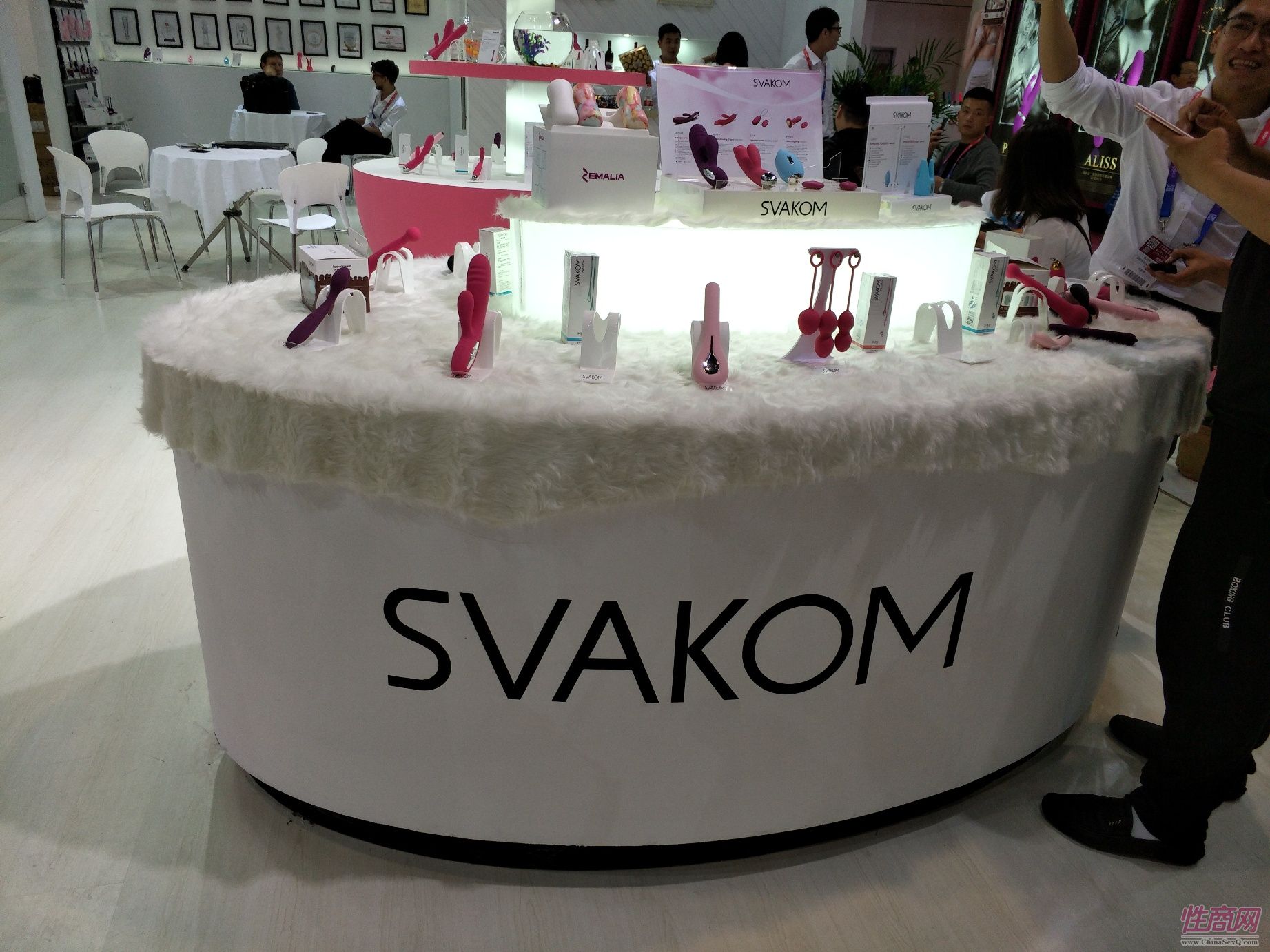 SVAKOM